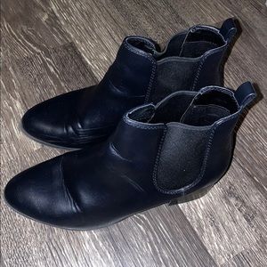 Lightly Used Size 8 Faux Leather Booties